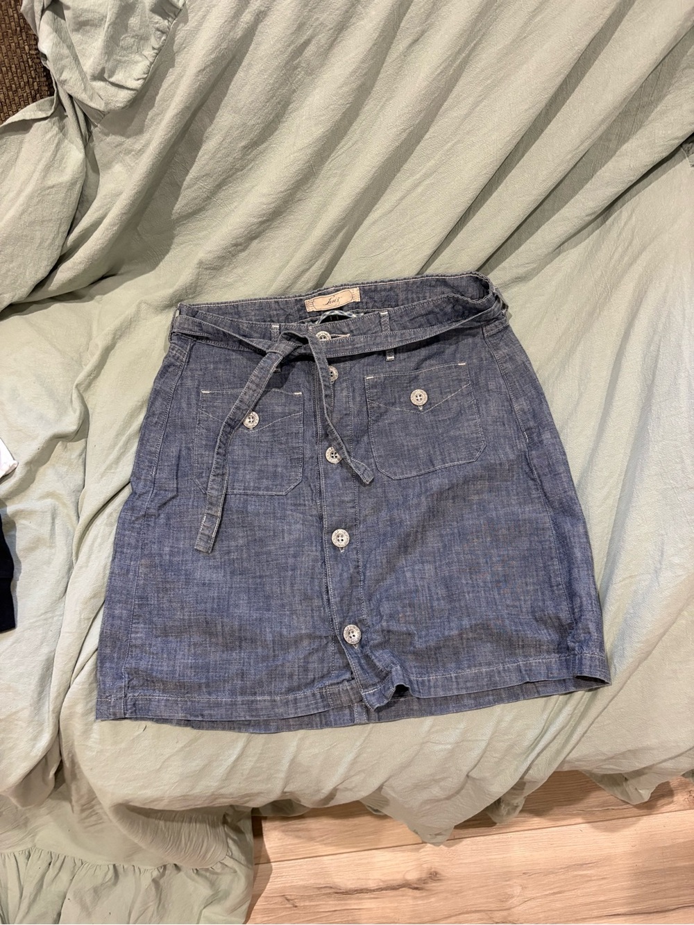 Levi's Chambray Button-Front Mini Skirt in Blue